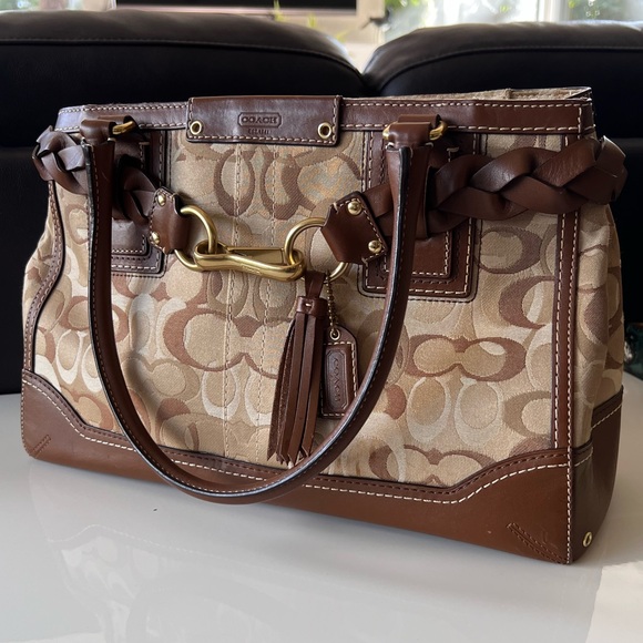 Coach Handbags - Coach Hampton canvas bag